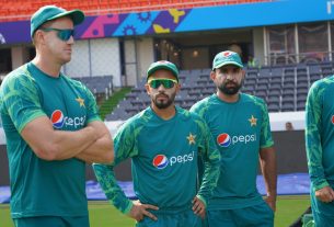 Pakistan-cricket-team-practices-after-warm-welcome-in-Hyderabad